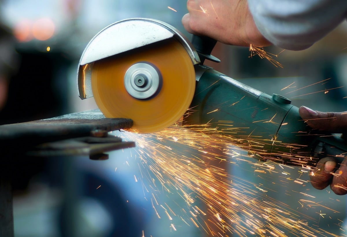 What Angle Grinder Blade Cuts Metal