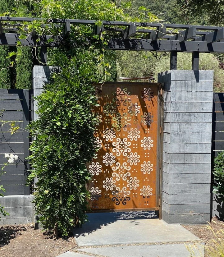 Rustic Metal Outdoor Privacy Screen