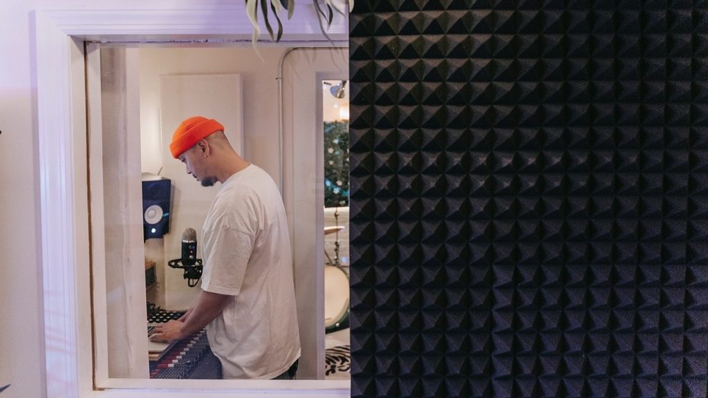 Soundproofing Gaming Room The Complete How To Guide