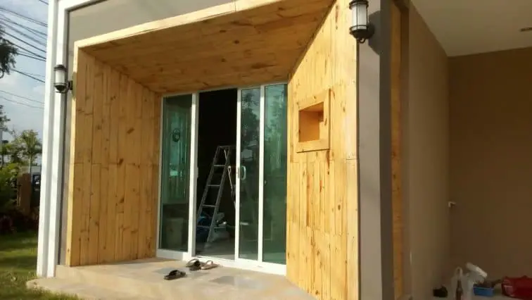 Entryway pallet Wood Wall