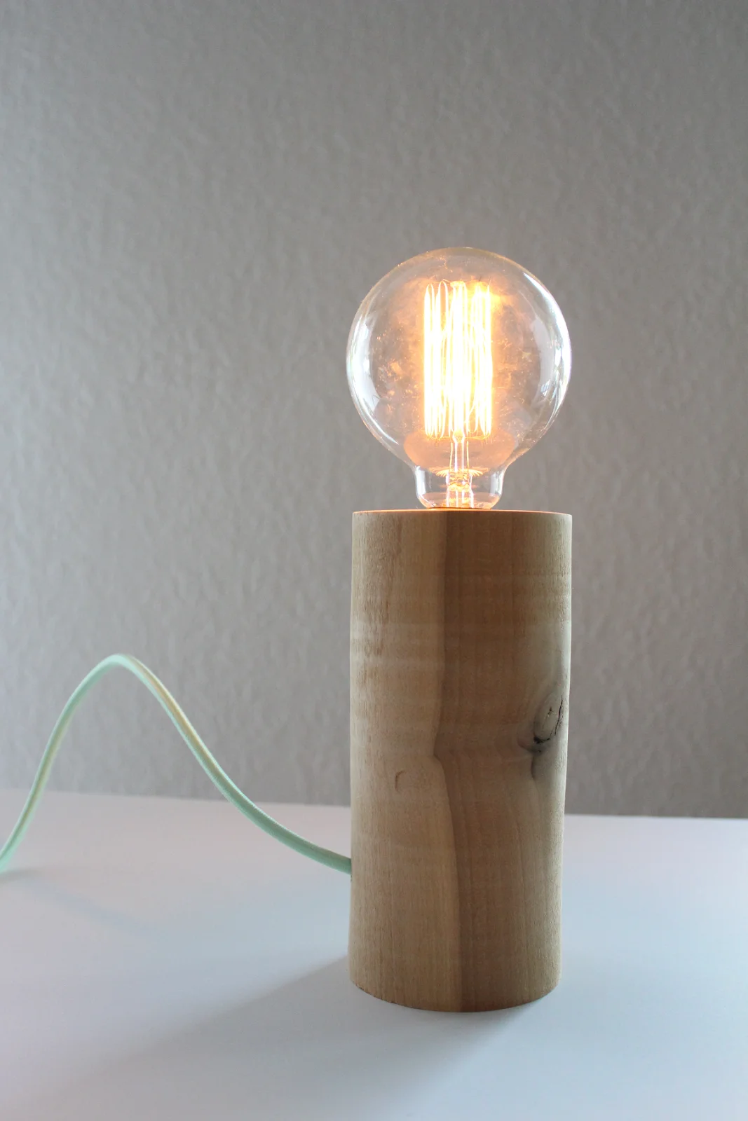 Minimal Wood Lamp