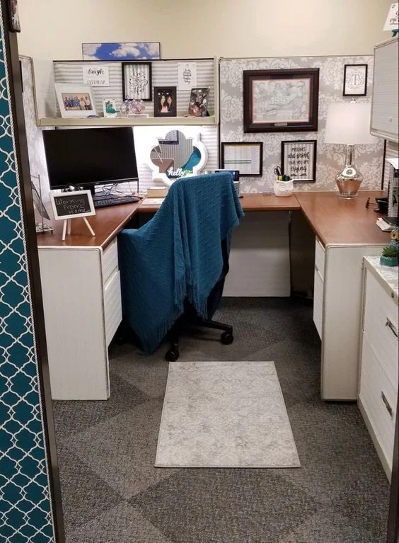 10 Chic Cubicle Decor Ideas — Cubicle Decorating Ideas