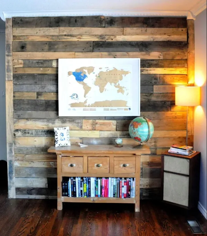 Living Room Pallet Wall