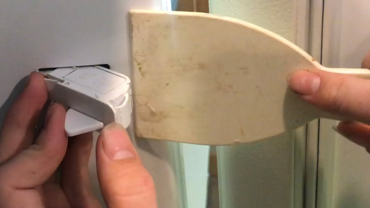 How To Fix A Refrigerator Light That Won't Come On