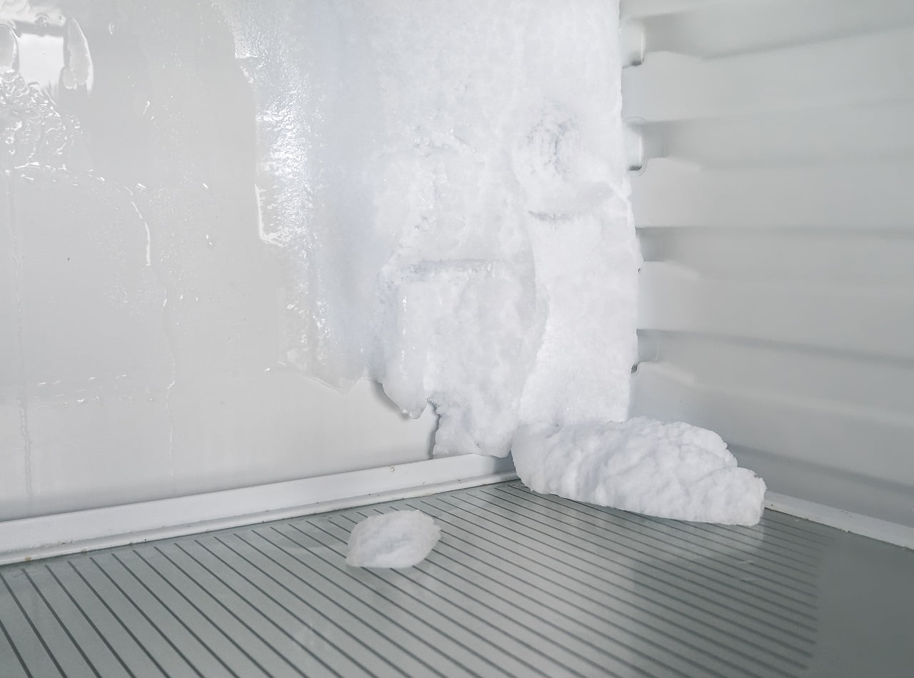 The ice in the refrigerator. Defrosting the refrigerator. Let the Refrigerator Defrost Completely.