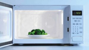 Myth 6. Microwaved Meals Are Bad for You